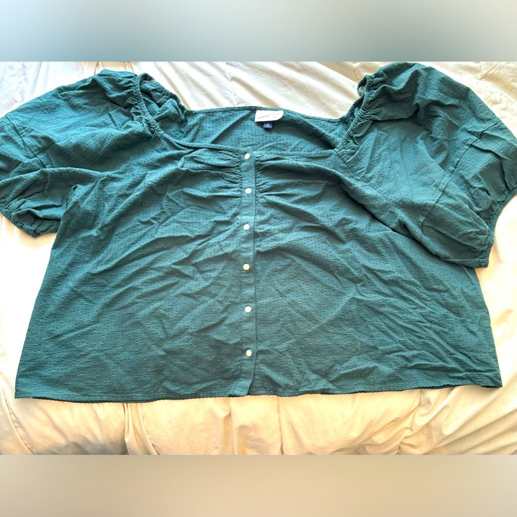 Universal Thread Crop Top